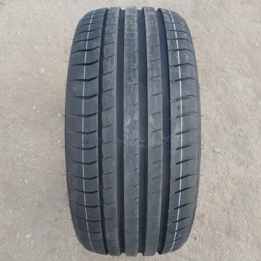 235/45/17 Triangle TH202 (97Y)